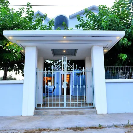 Diamond Rod Near Faliraki * Kalithiész